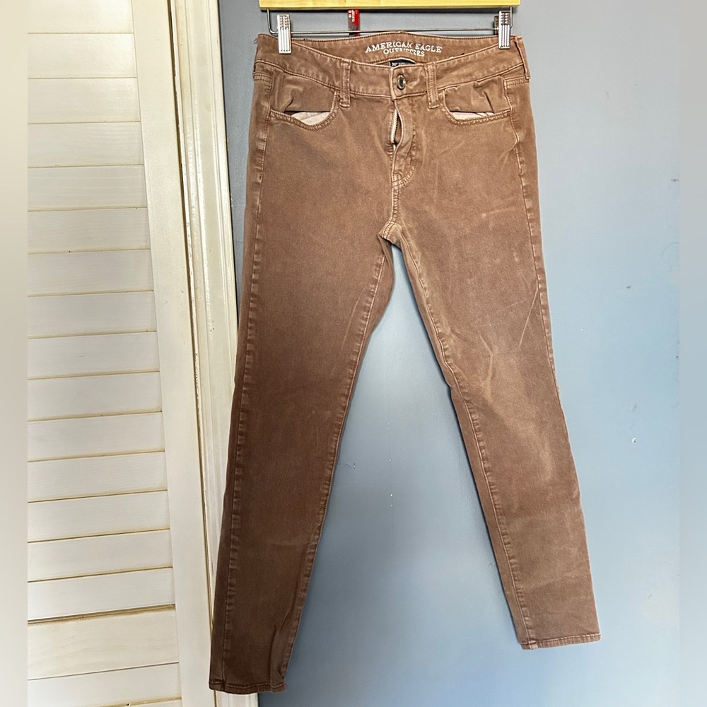 🍄 AE Skinny Jegging Pants in Taupe Brown Size 8 regular